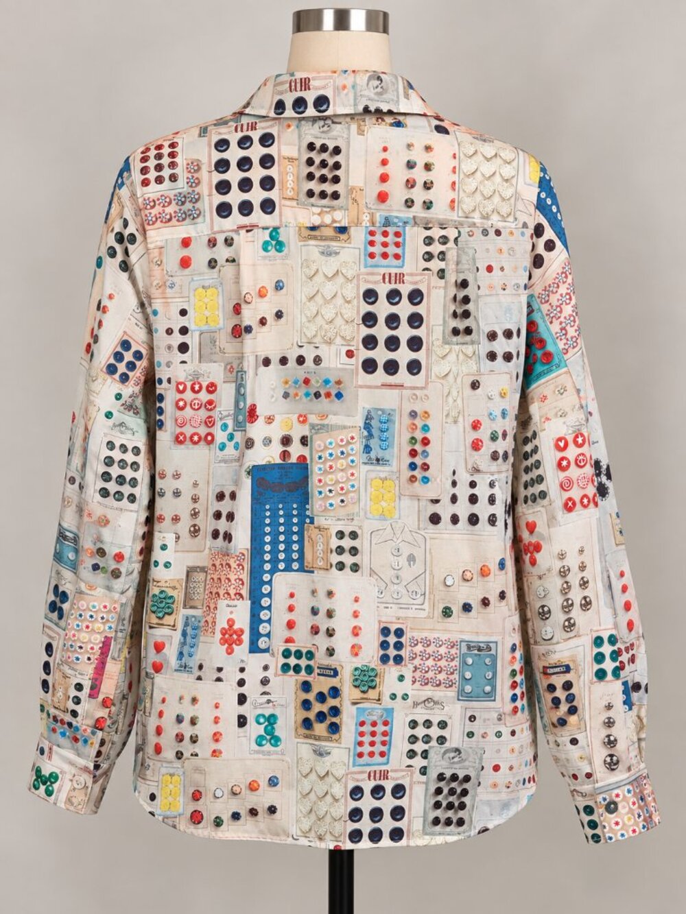 Vilagallo Vintage Buttons Print Button Down Large - Picture 2 of 10